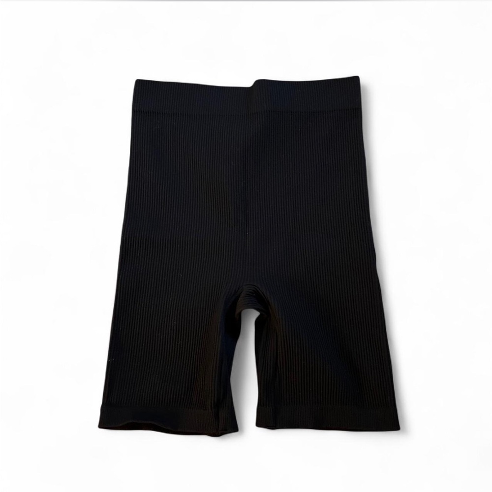 Aritzia Sunday Best Black Ribbed Biker Shorts